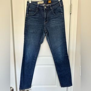 Women’s high waisted skinny jeans . Pilcro brand size 28